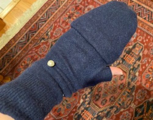 Customer photo review of Navy - Fingerless Flap Cashmere Gloves, Hand & Arm Warmers