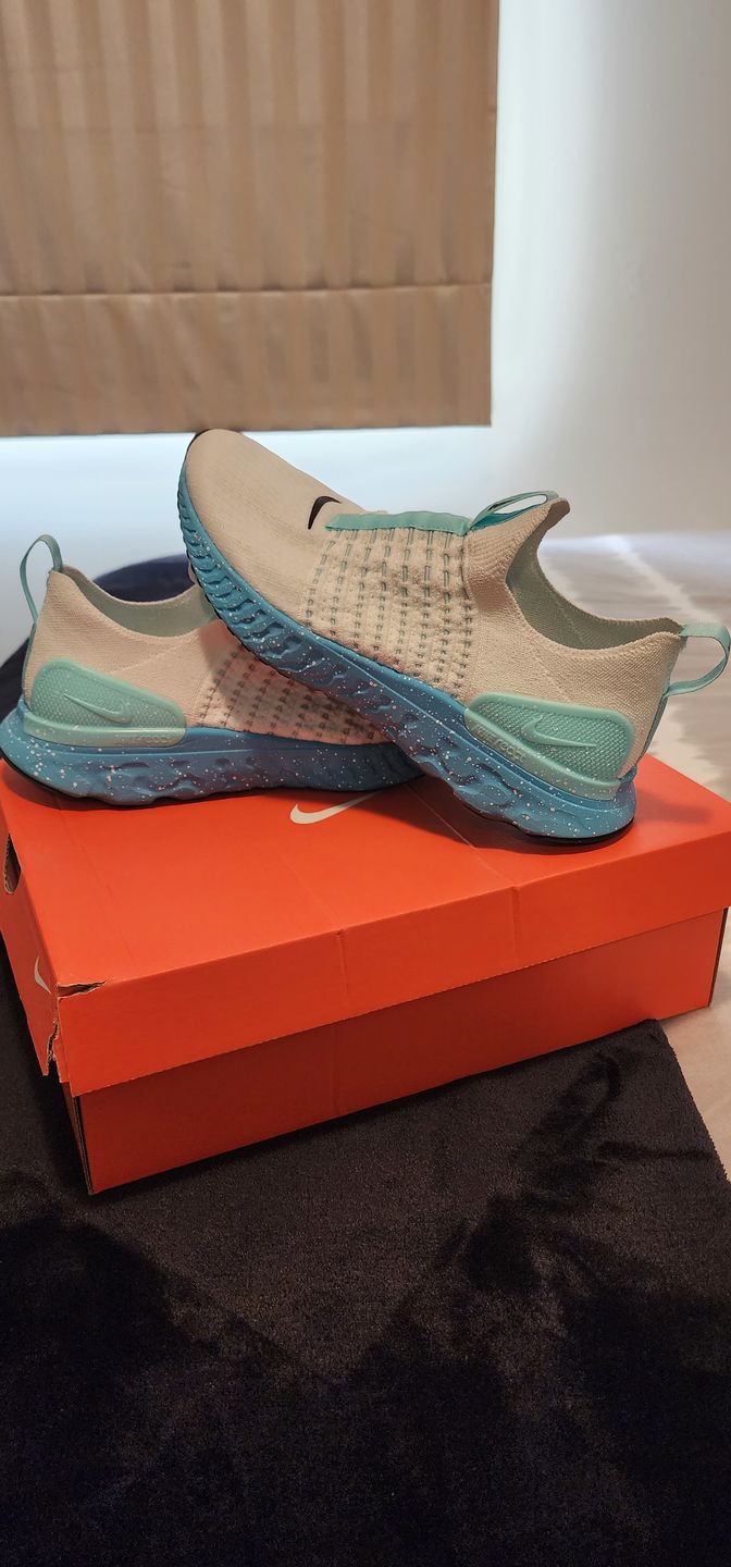 Customer photo review of Nike React Phantom Run Flyknit 2 Glacier Blue Men's