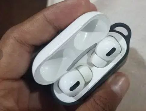 Customer photo review of AirPods Pro Titanium