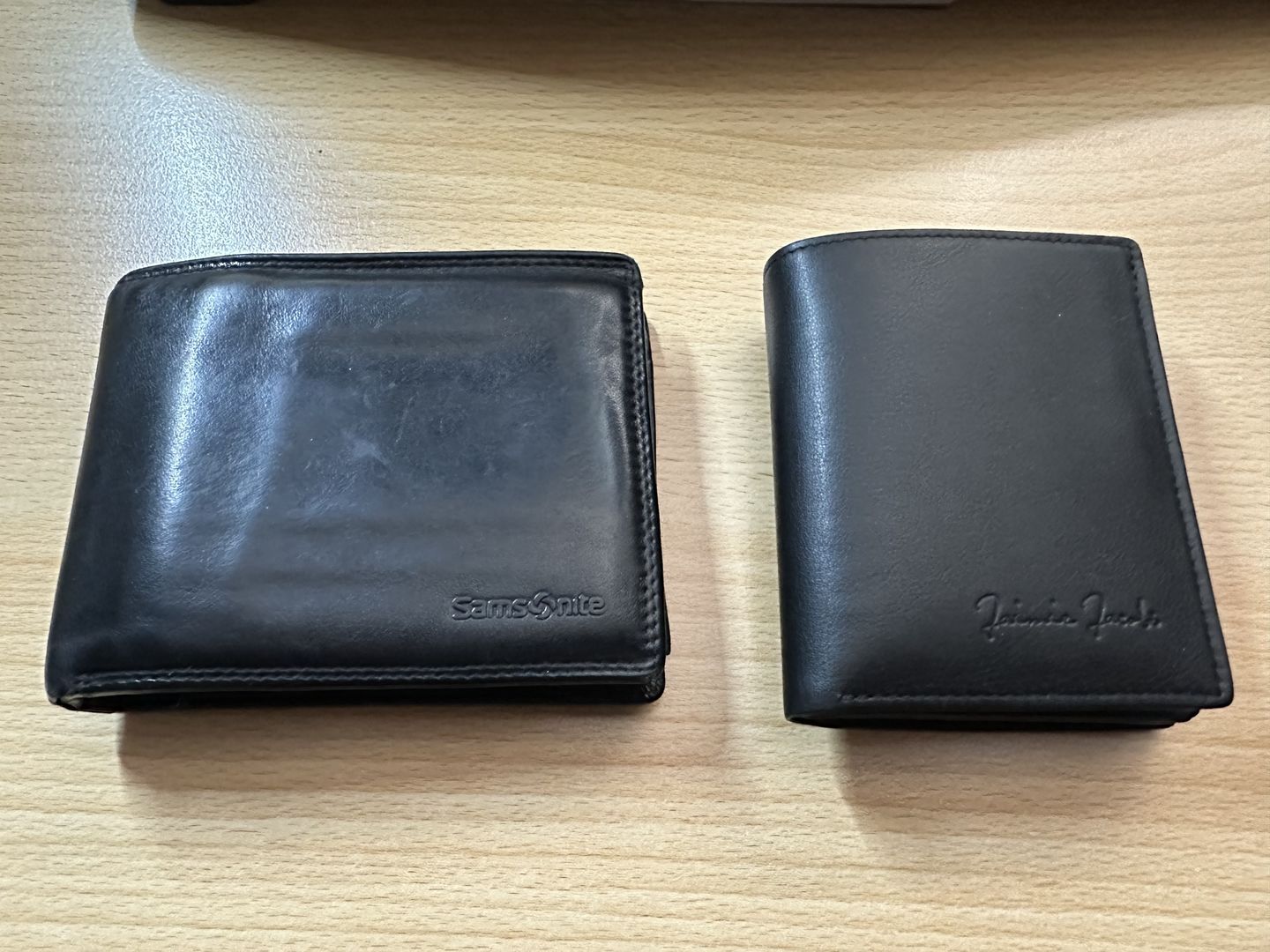 Customer photo review of Magstar slim wallet without coin pocket