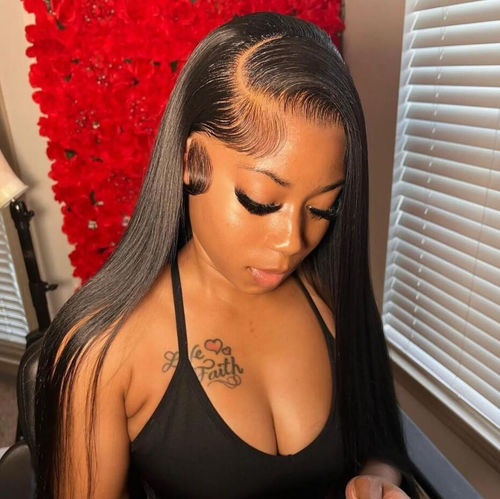 Customer photo review of Luvwin Undetectable HD Lace Pre-Plucked Lace Wig Straight Hair