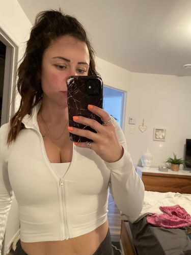 Customer photo review of Isla Necklace - Gold
