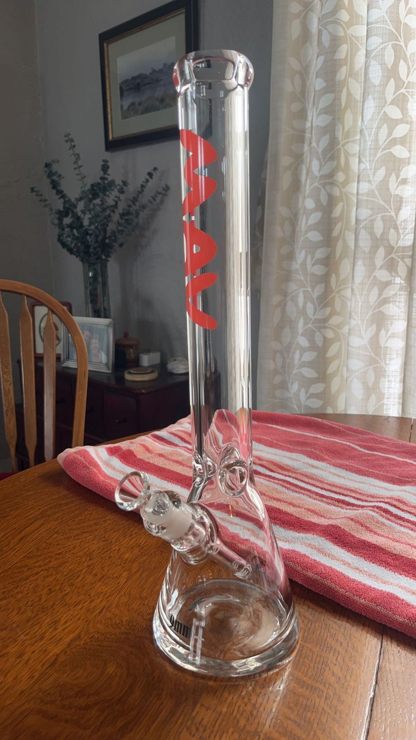 Customer photo review of 18" x 9mm Beaker Bong
