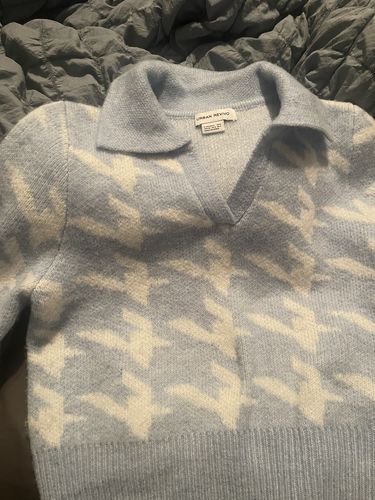 Customer photo review of Houndstooth Pattern Plaid Sweater