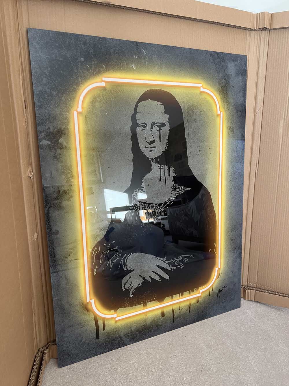 Customer photo review of Mona Lisa 'Neon'