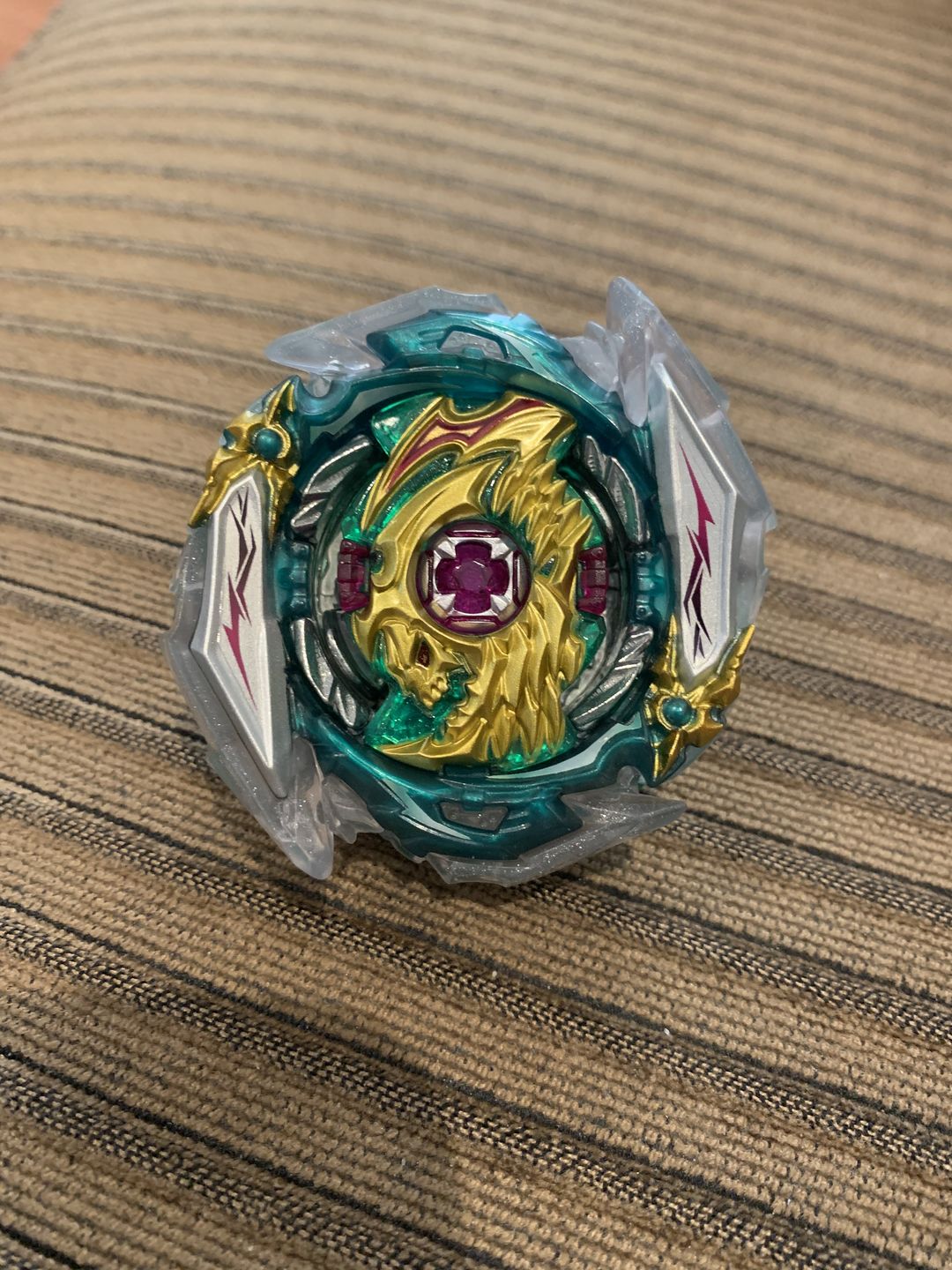 Customer photo review of Takara Tomy Beyblade Burst DB B-181 Random Booster Vol. 25