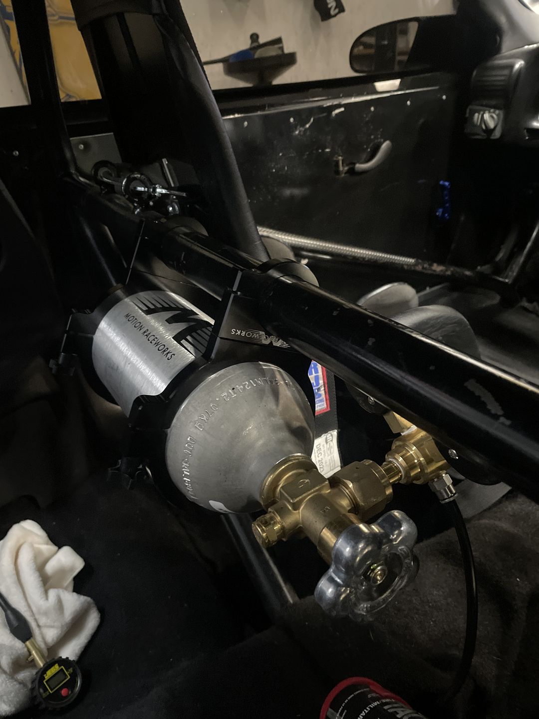 Customer photo review of Motion Raceworks Black Anodized 2.5lb CO2 Bottle Bracket (Bottle Not Included) 25-10007