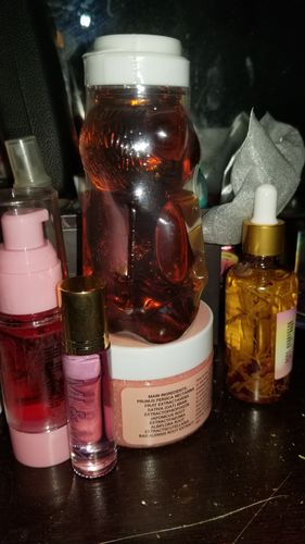Customer photo review of Sweet Like Honey Yoni Wash