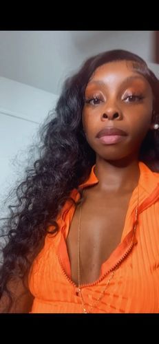 Customer photo review of Loose Wave Realistic Knotless 13x4 Lace Front Wig