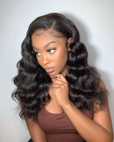 Customer photo review of Body Wave Realistic Knotless 13x4 Lace Front Wig