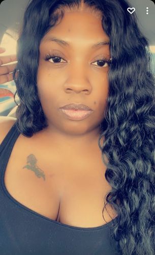 Customer photo review of Loose Wave Realistic Knotless 13x4 Lace Front Wig