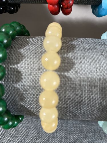 Customer photo review of 15.5" 6mm/8mm/10mm/12mm natural yellow jade round beads
