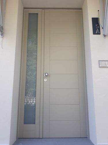 Customer photo review of Numero civico modello Stencil Vertical M1