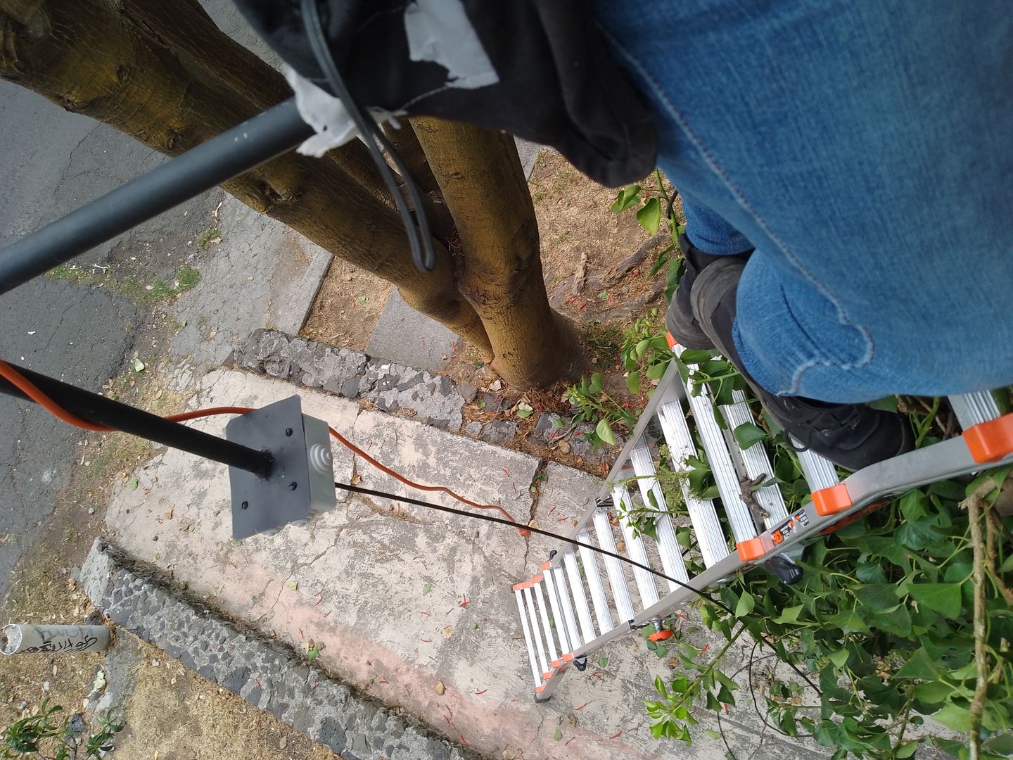 Customer photo review of Escalera de Aluminio Multiposición 17’ Tipo IA Multi Little Giant 16517-002 (Demo)