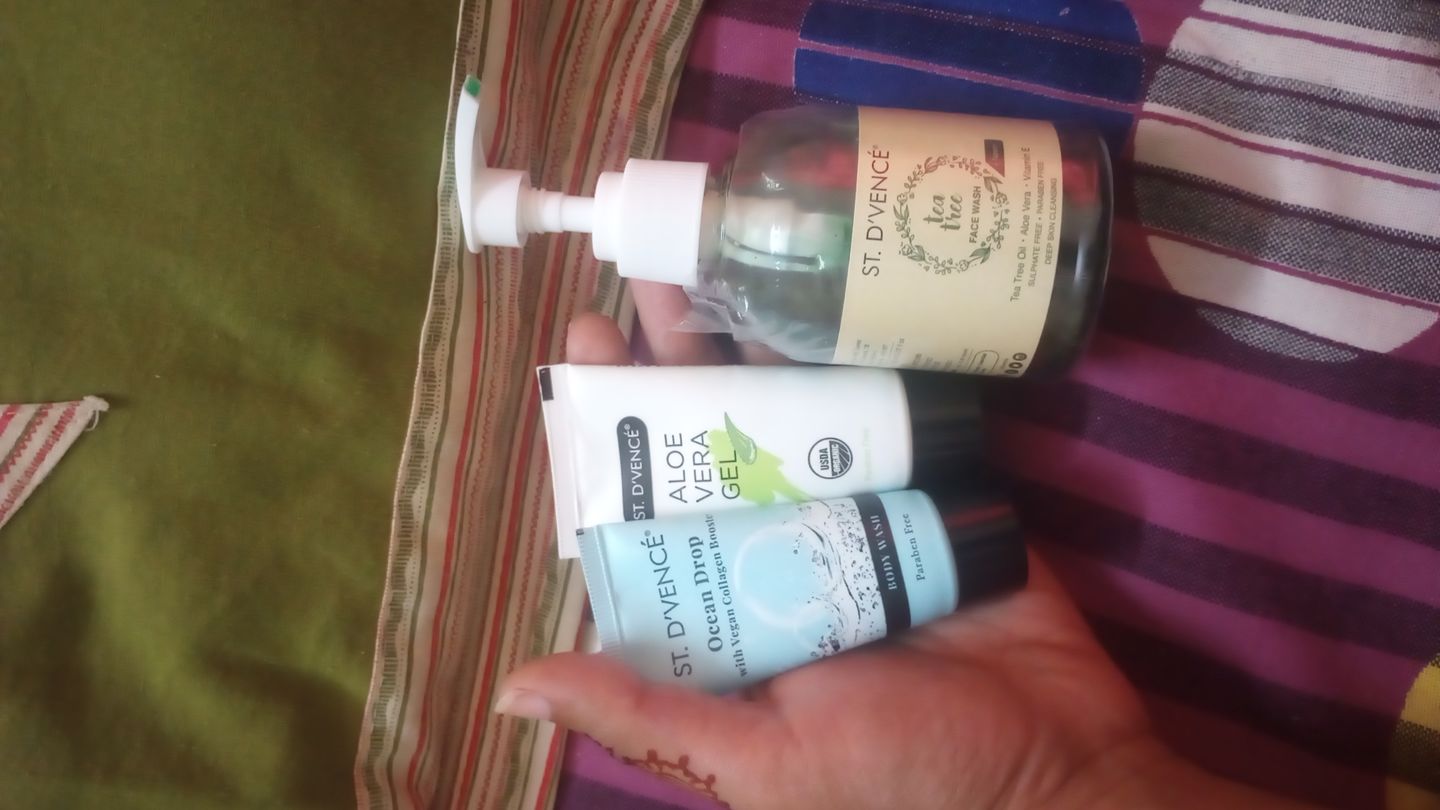Customer photo review of Tea Tree Oil Face Wash with Neem & Aloe Vera, 150ml