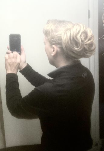 Customer photo review of JuvaBun Messy Bun 2.0