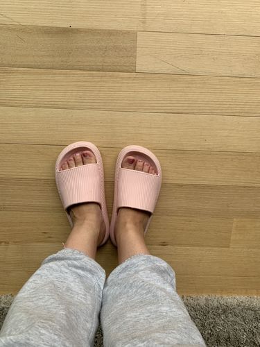 Customer photo review of The Cushy Slides™