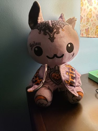 Customer photo review of Frankie the Modeling Bat