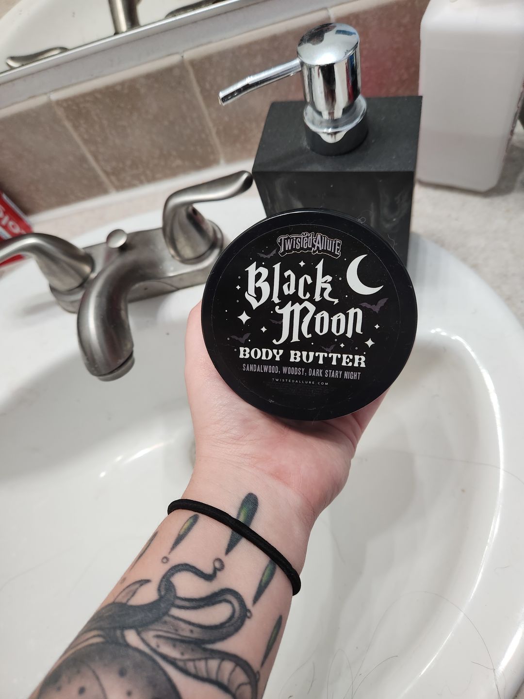 Customer photo review of Black Moon  Body Butter