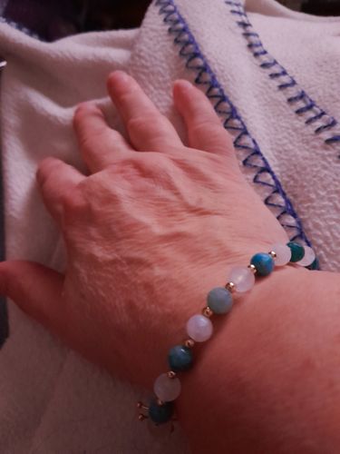 Customer photo review of Bracelet anti-douleur en malachite et pierre de lune | Or fin