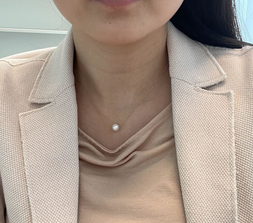 Customer photo review of Amelia Solitaire Round Pearl Necklace