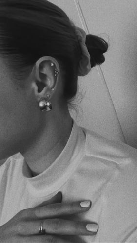 Customer photo review of Le piercing Mandy - labret serpent