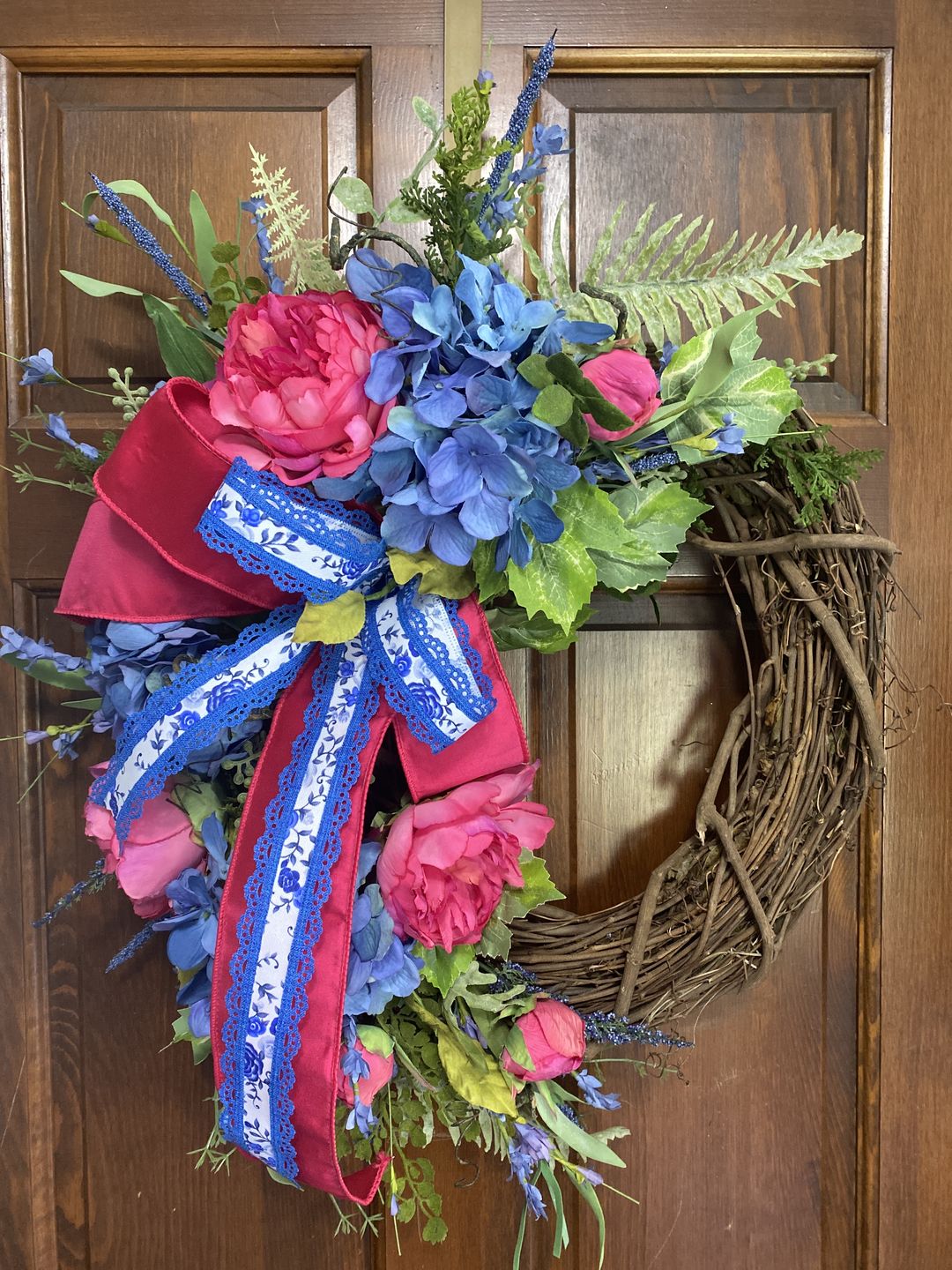 Customer photo review of 16" Oval Grapevine Wreath - DECOE-036