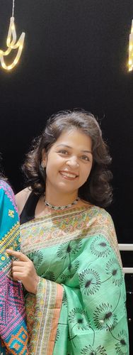 Customer photo review of Rubans Oxidised Silver Plated Handcrafted Green Stone Floral Necklace Set