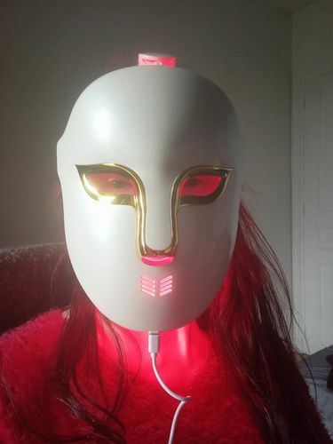 Customer photo review of EvenSkyn® Mirage: Pro LED Phototherapy Face Mask
