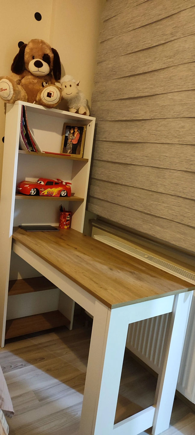 Customer photo review of Rani HA106 Raflı Çalışma Ofis Bilgisayar Masası Sepet Ceviz - Beyaz