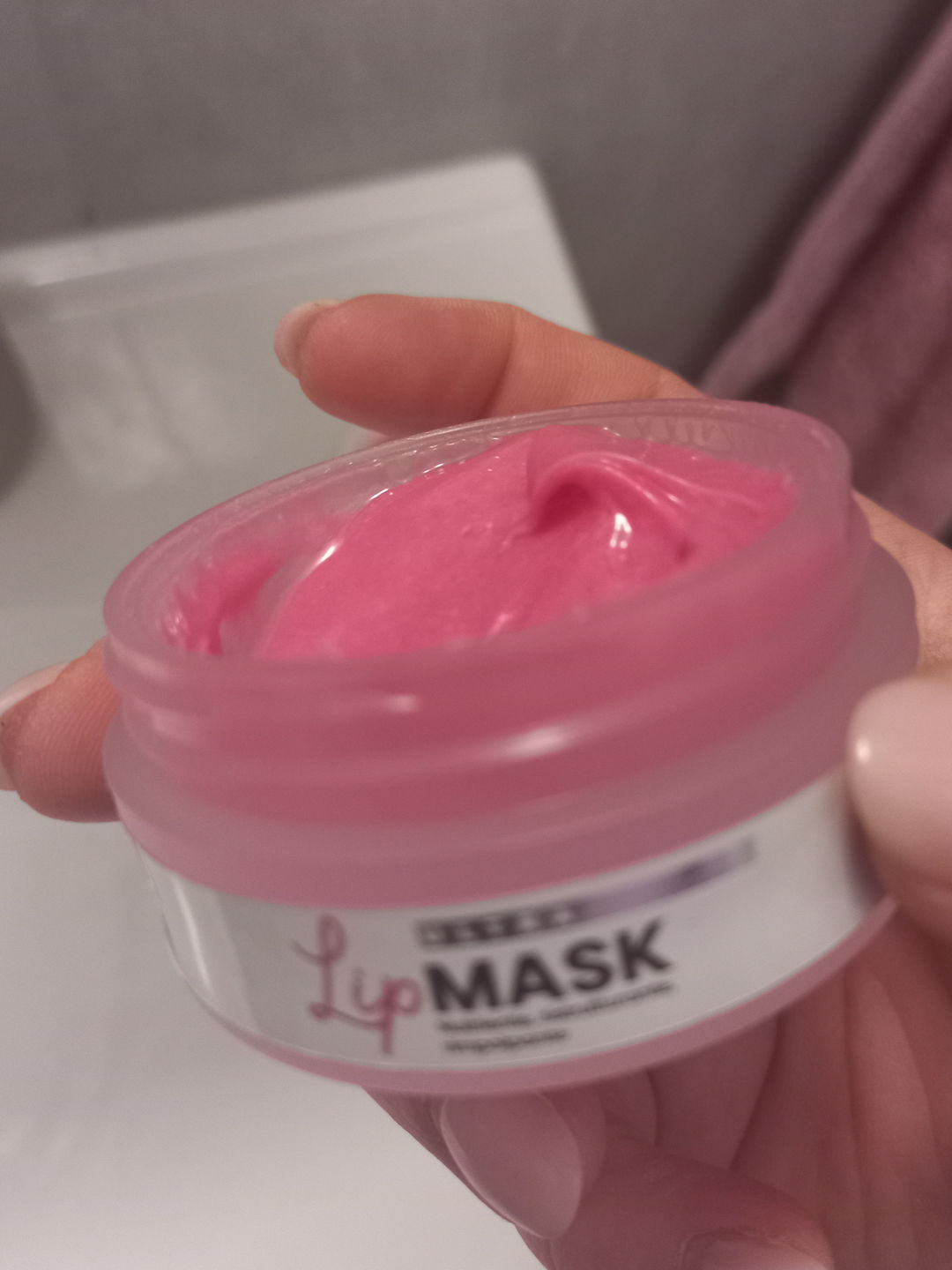 Customer photo review of Ultra Lip Mask
