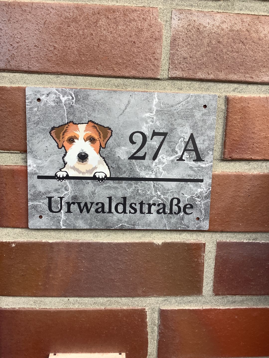 Customer photo review of Hausnummer mit Marmoroptik - Individuelles Türschild