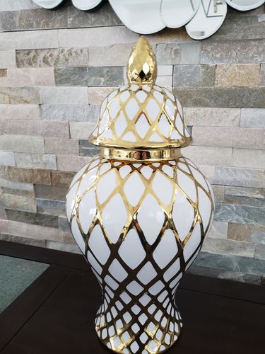 Customer photo review of Gold & White Ceramic Ginger Jar Vase