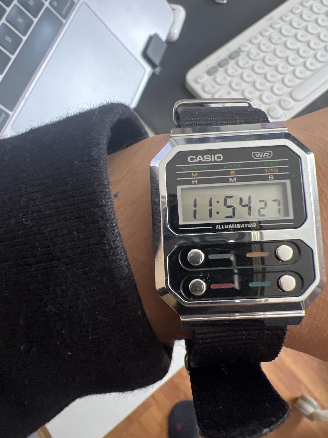 Customer photo review of Reloj Casio Vintage A100WE-1ADF Alien F-100 Reissue Plateado