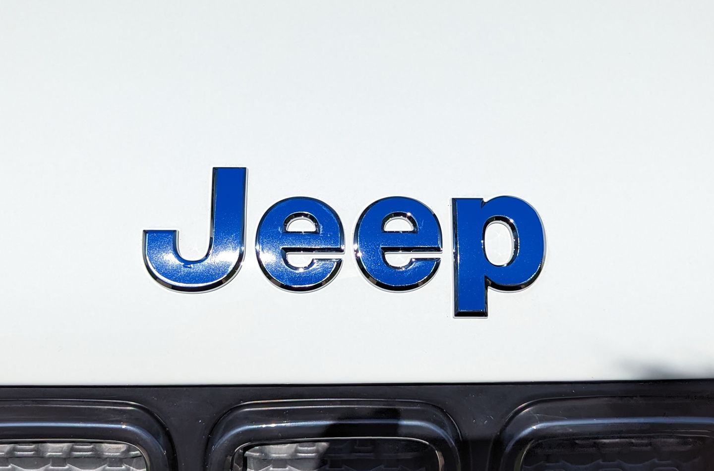 Customer photo review of JEEP Emblem Overlay Decals – Solid Colors | Fits 2015+ Jeep Renegade
