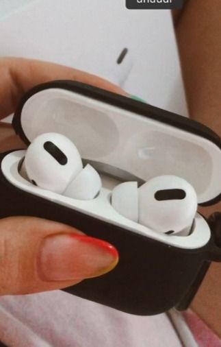 Customer photo review of AirPods Pro 2