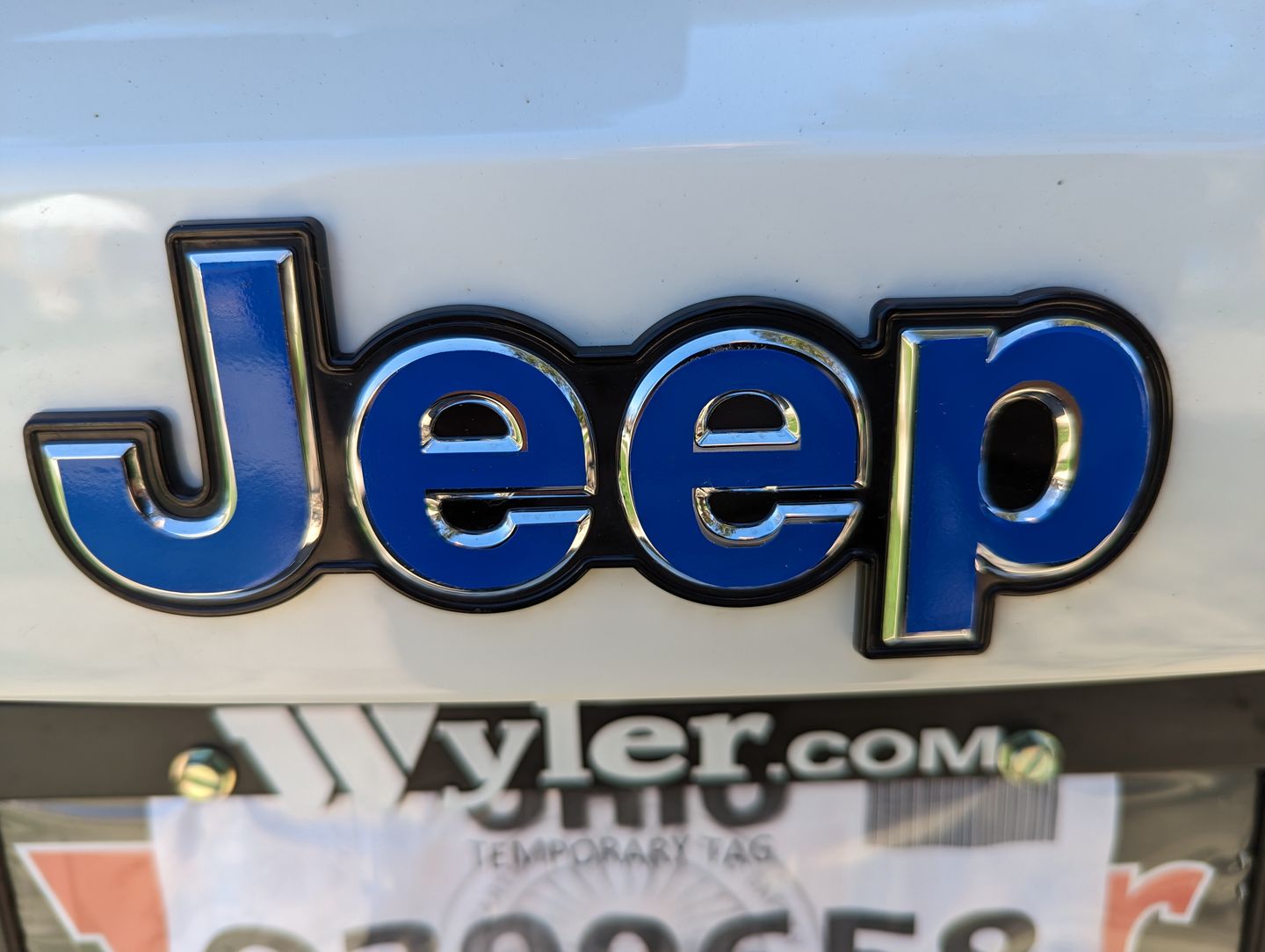Customer photo review of JEEP Emblem Overlay Decals – Solid Colors | Fits 2015+ Jeep Renegade