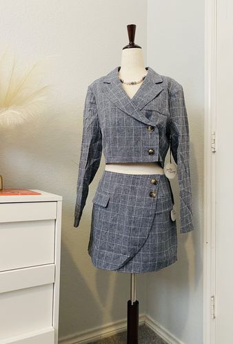 Customer photo review of WOMEN'S LONG SLEEVE BLAZER & SKORT PLAID SET