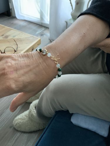 Customer photo review of Bracelet Anti-Douleurs en Malachite et Pierre de Lune | Or fin