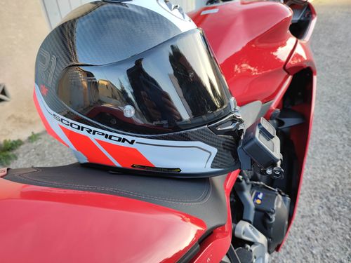 Customer photo review of Scorpion EXO-R1 Camera Mount