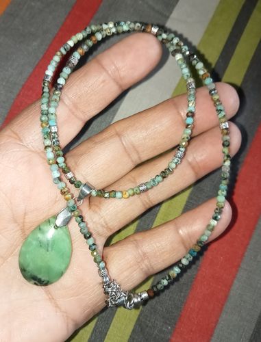 Customer photo review of COLLIER PROTECTION ET PROSPÉRITÉ TURQUOISE AFRICAINE ET JADE D'AUSTRALIE