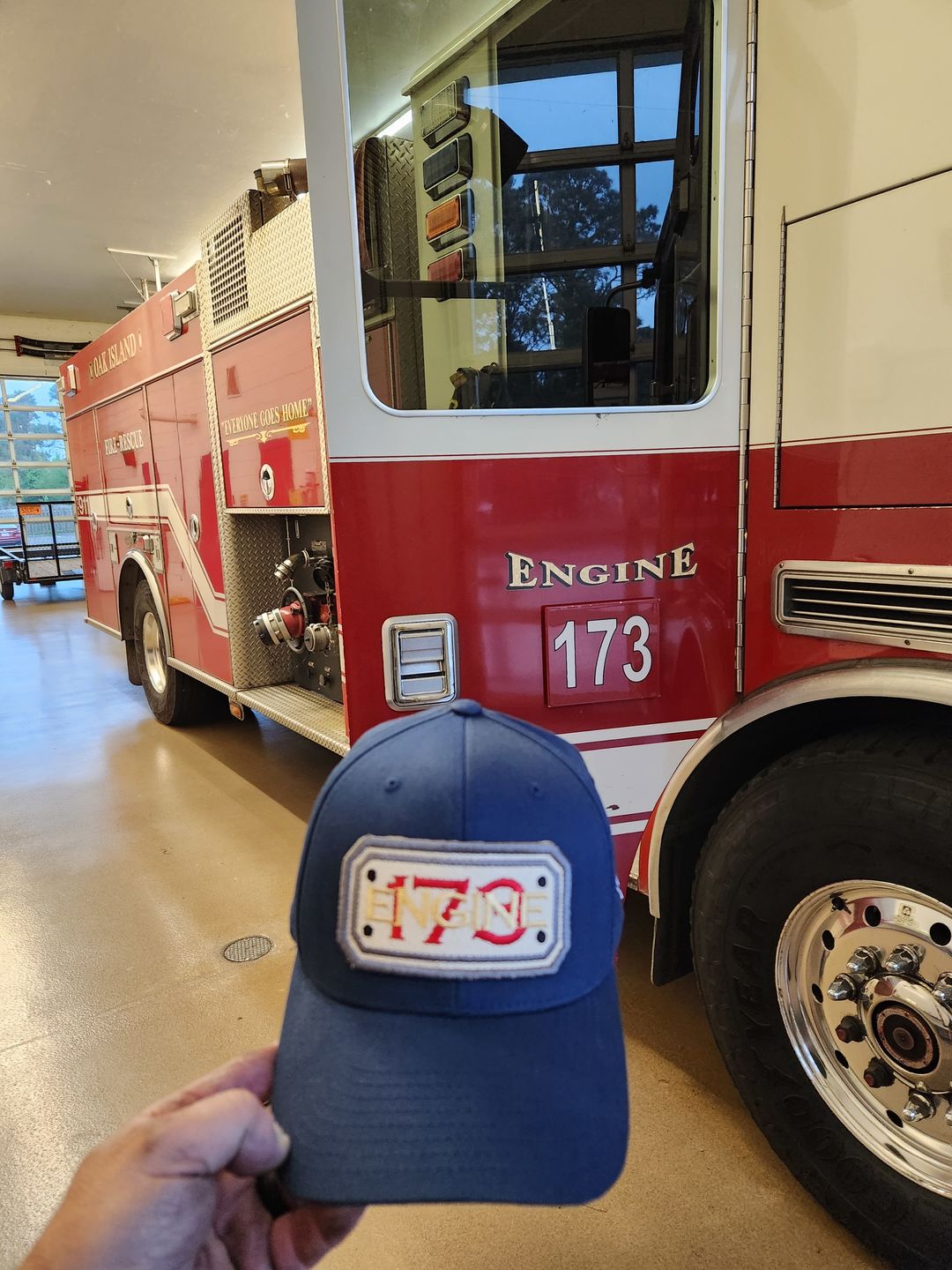 Customer photo review of "LAYOVER DESIGN" with custom back of hat