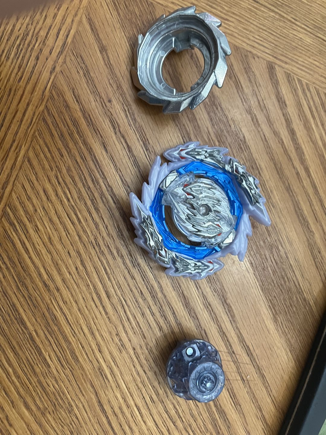 Customer photo review of TOMY Guilty Longinus Kr.MDs-2 / Luinor Burst DB Beyblade B-189
