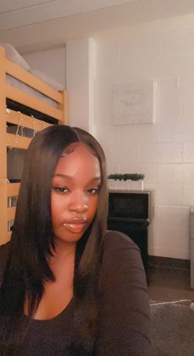 Customer photo review of Luvwin HD Lace Natural Looking Wig Layered cut 180% Density Pre Plucked