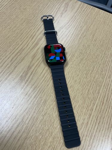 Customer photo review of Groove Silicone Apple Watchband