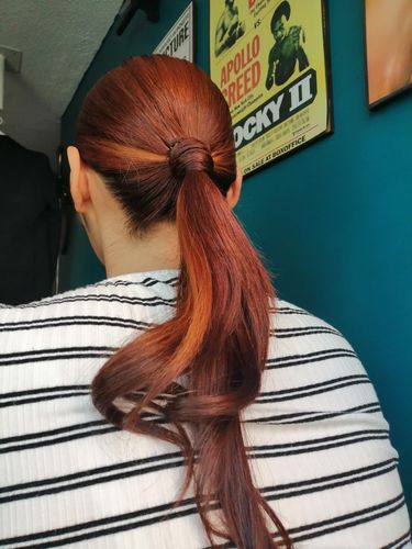 Reseña con foto de un cliente sobre Henna Jamila Hair