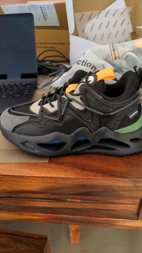 Customer photo review of Moscow Carbon Black Sneaker