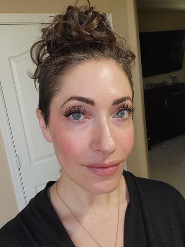 Customer photo review of JuvaBun Messy Bun