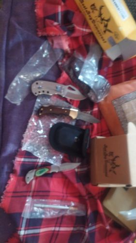 Customer photo review of knife 6.5" Rose Wood Folding Pocket Knife Damascus Pocket Knife Hunting Knife Pocket knife set