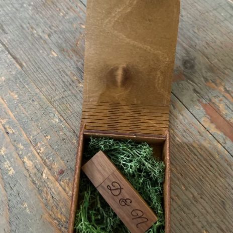 Customer photo review of Yoga USB box with moss filler